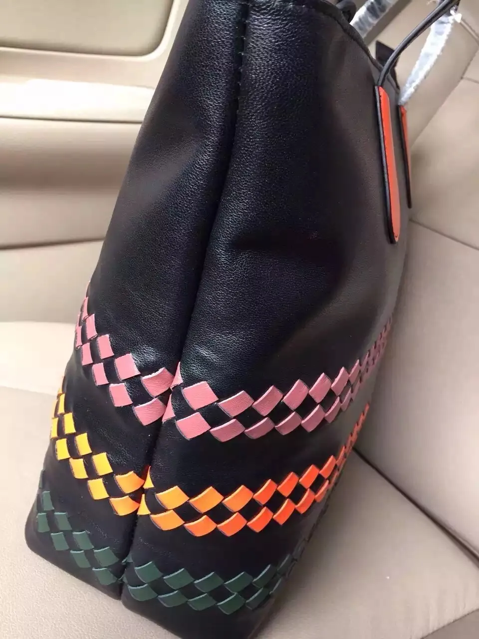 The Double Eleven special price is 560¥, made of original sheepskin, 🔥The quantity is limited, it’s a great deal to give it away for personal use! Special offer